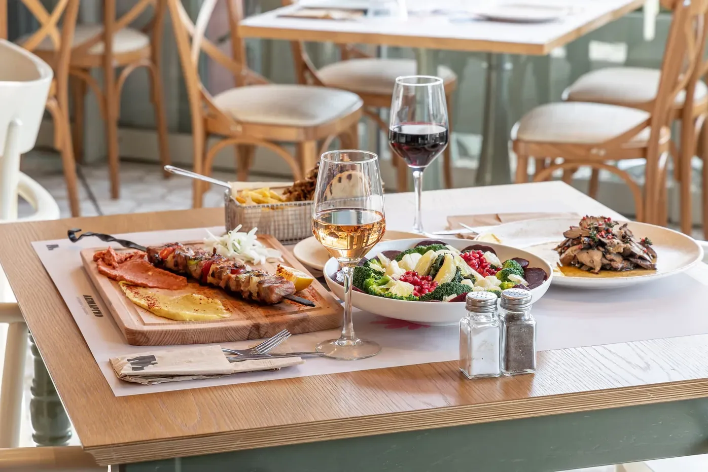 A set table at LEMARGO